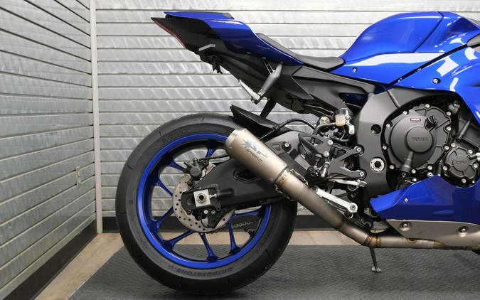 2026 YAMAHA YZFR1