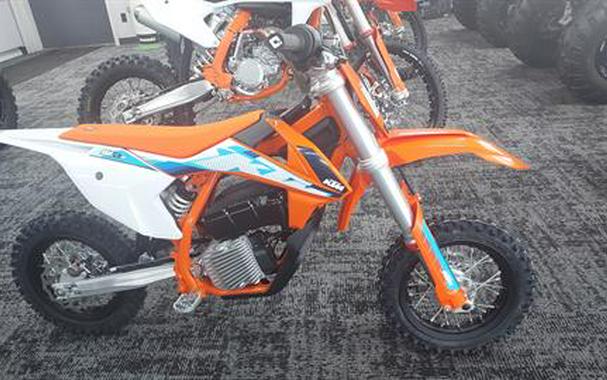 2023 KTM SX-E 3 First Look [Just In Time For Christmas]