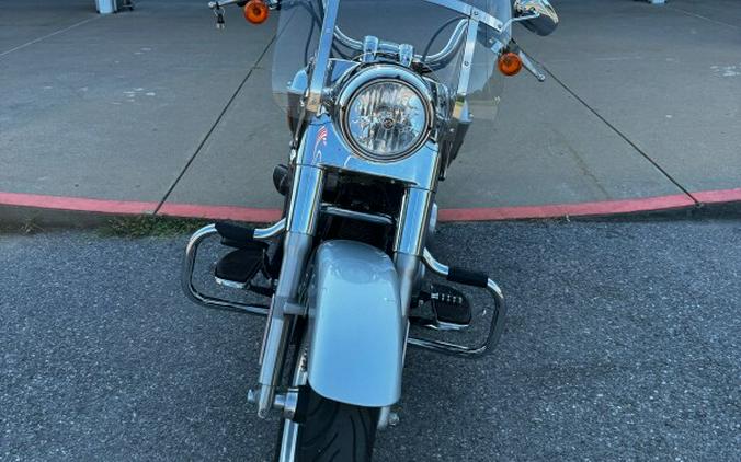 2014 Harley-Davidson Switchback Brilliant Silver