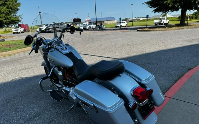 2014 Harley-Davidson Switchback Brilliant Silver