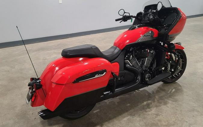 2022 Indian Challenger Dark Horse Indy RedBlack Metallic