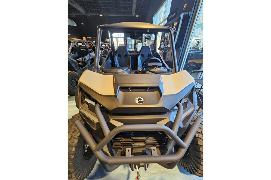 2024 Can-Am Commander XT-P 1000R Tan & Black