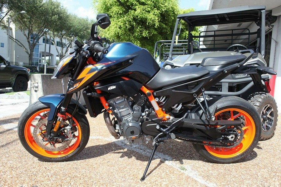 2023 KTM Duke 890 R