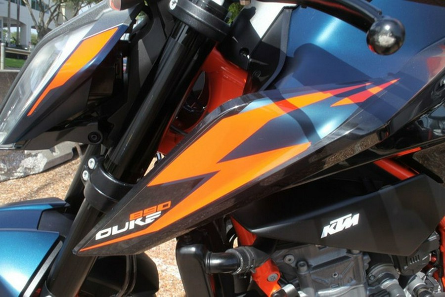 2023 KTM Duke 890 R