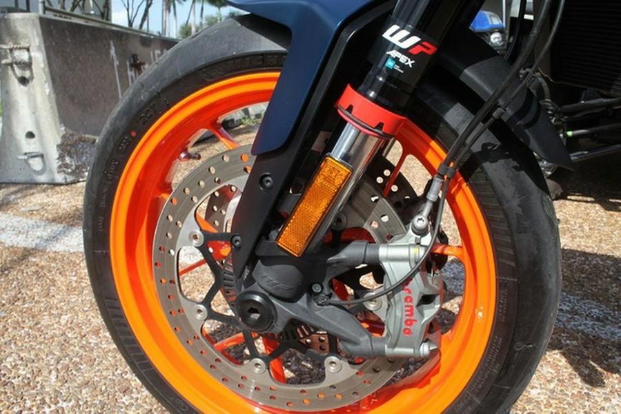 2023 KTM Duke 890 R