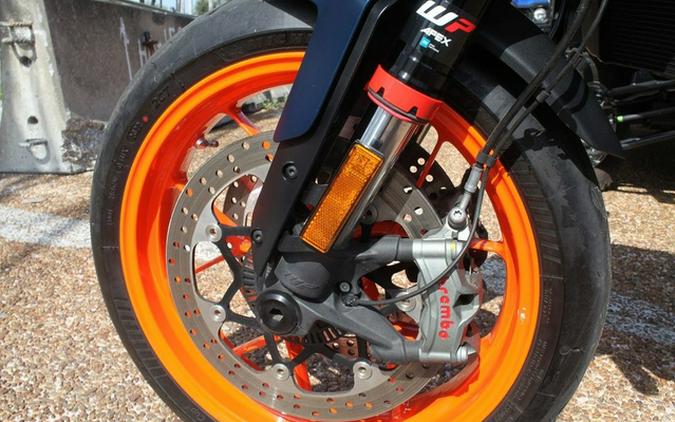 2023 KTM Duke 890 R