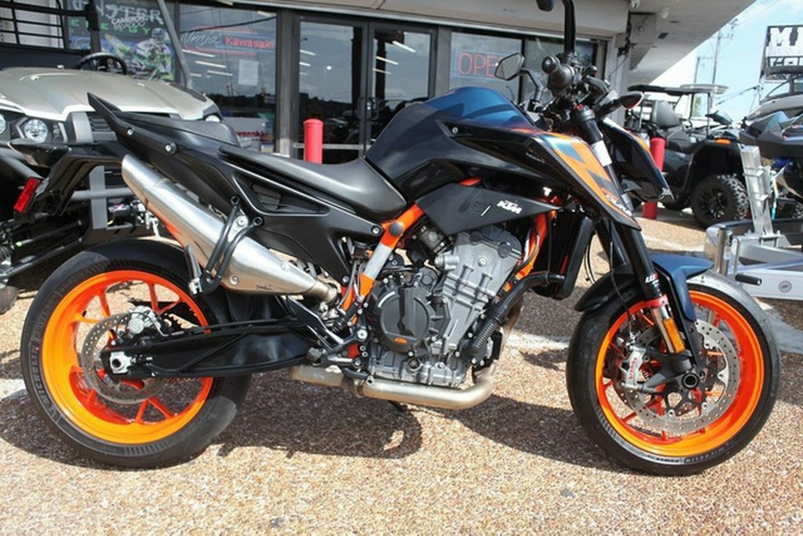 2023 KTM Duke 890 R