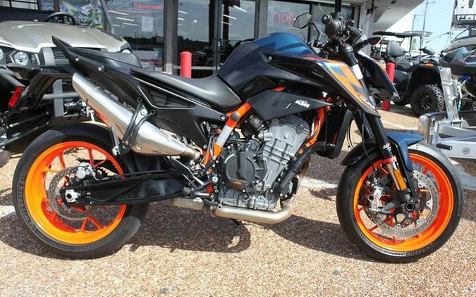 2023 KTM Duke 890 R