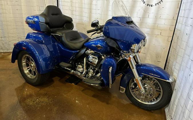 2024 Harley-Davidson Tri Glide Ultra FLHTCUTG Blue Burst