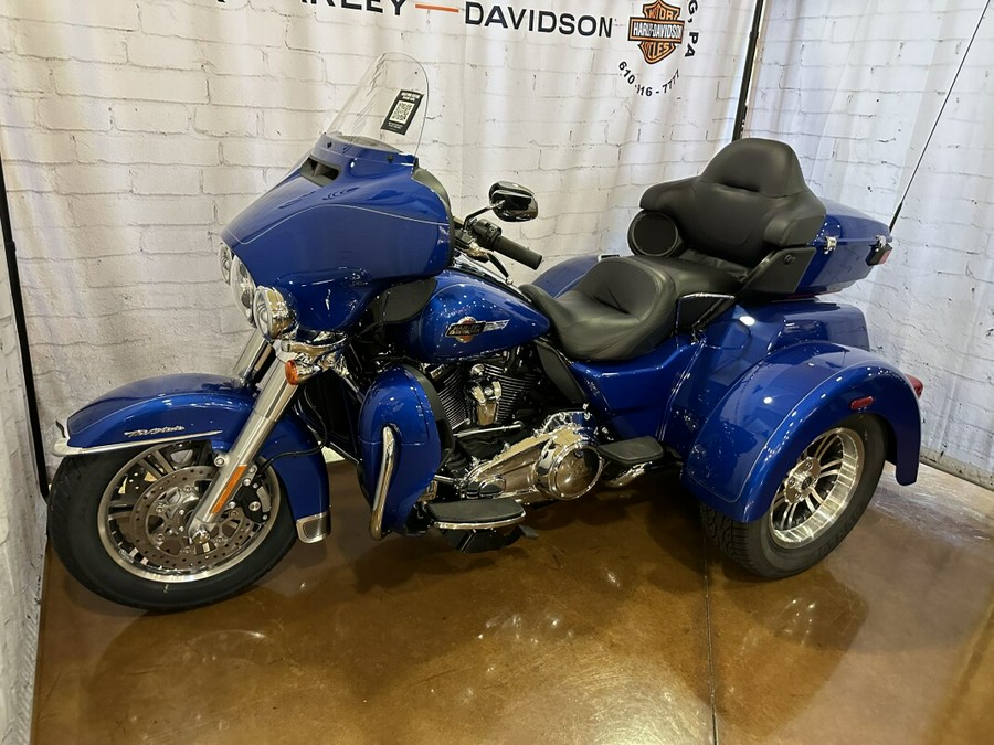 2024 Harley-Davidson Tri Glide Ultra FLHTCUTG Blue Burst