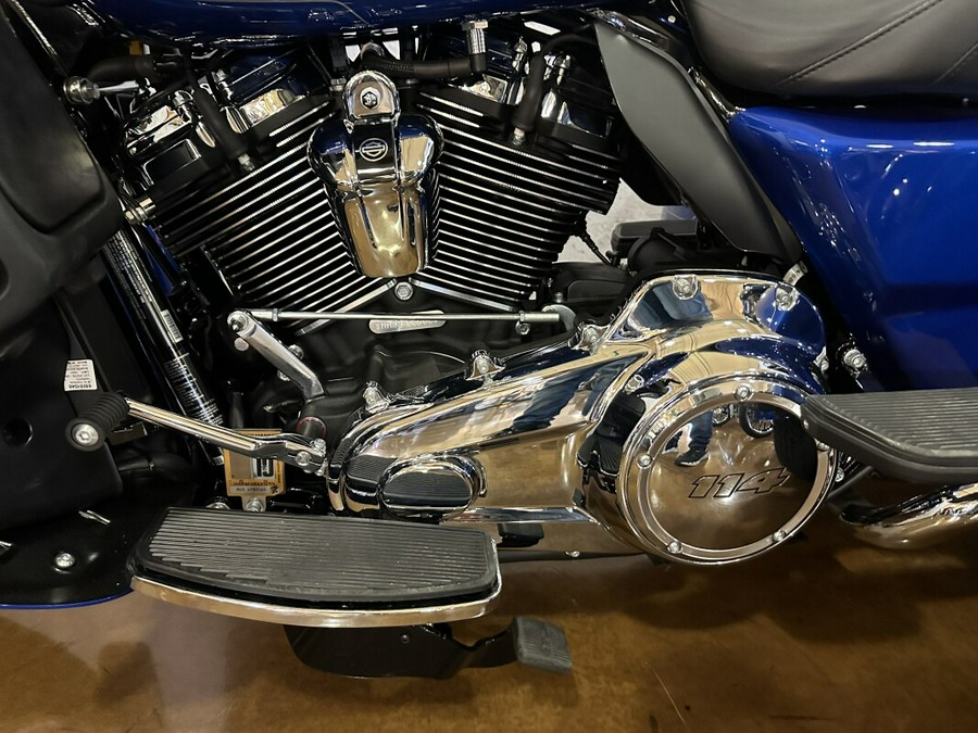 2024 Harley-Davidson Tri Glide Ultra FLHTCUTG Blue Burst