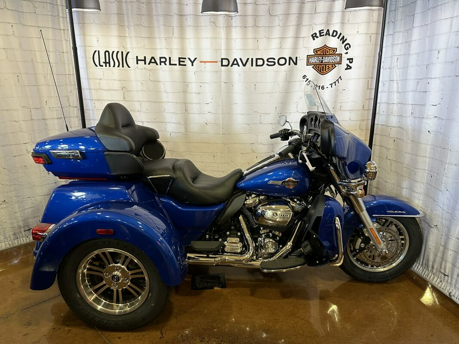 2024 Harley-Davidson Tri Glide Ultra FLHTCUTG Blue Burst