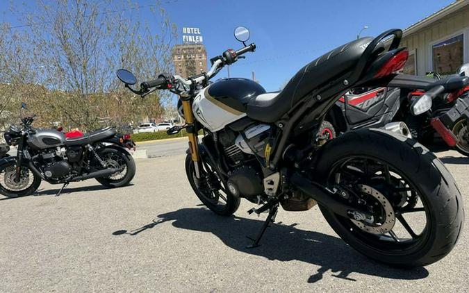 2026 Triumph Speed 400 Pearl Metallic WhitePhantom Black