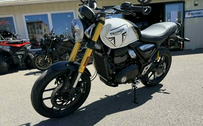 2026 Triumph Speed 400 Pearl Metallic WhitePhantom Black