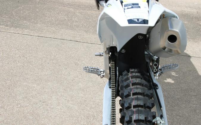 2026 TF 450-X - Triumph
