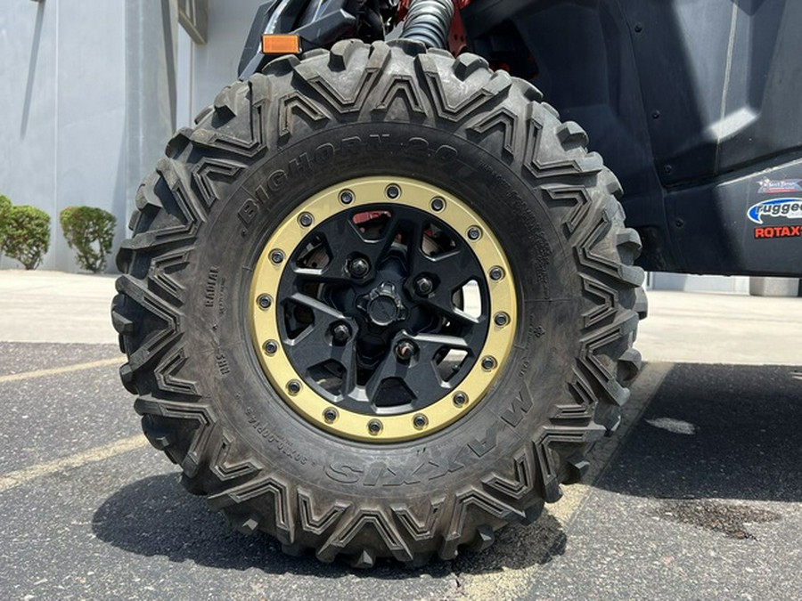 2017 Can-Am Maverick X3 X RS Turbo R Gold & Can-Am Red