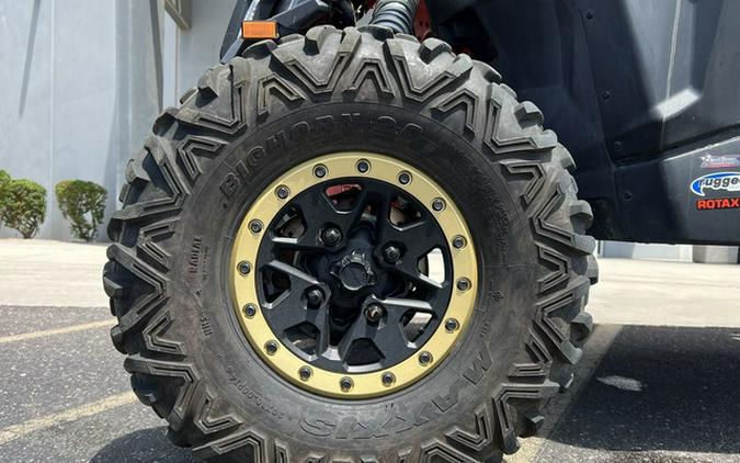 2017 Can-Am Maverick X3 X RS Turbo R Gold & Can-Am Red