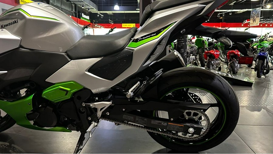 2024 Kawasaki Z7 Hybrid ABS