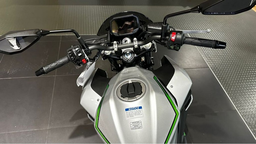 2024 Kawasaki Z7 Hybrid ABS