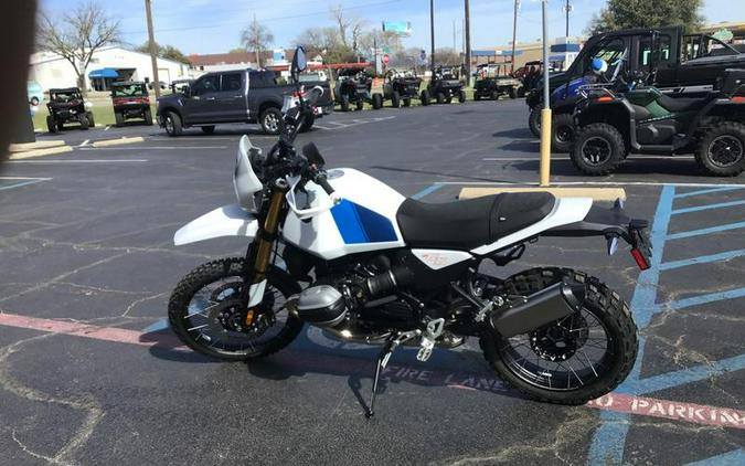 2026 BMW R 12 G/S Light White