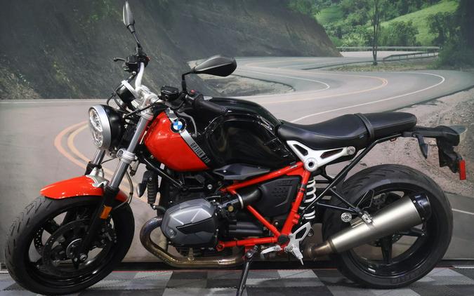 2022 BMW R nineT Pure 719 Black Storm Metallic/Racing Red