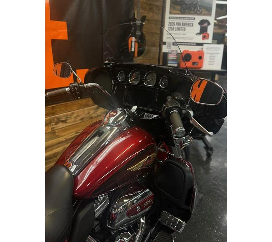 2023 Harley-Davidson® FLHTCUTGAN - Tri Glide® Ultra Anniversary Edition