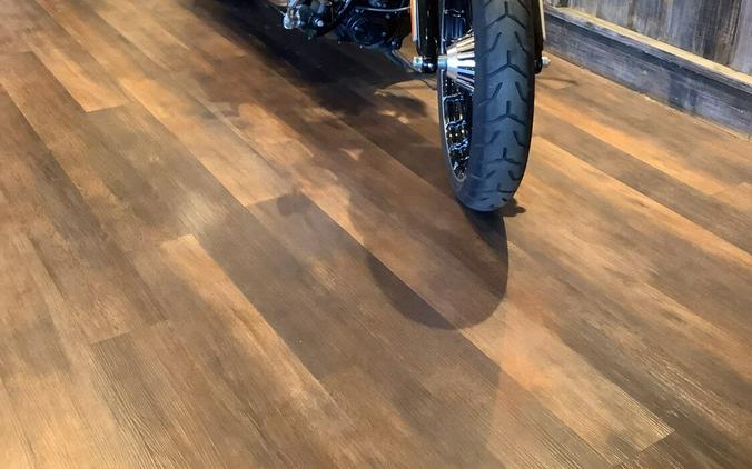 Harley-Davidson® Breakout® 2017 FXSB U590-17 Custom Colour Laguna Orange