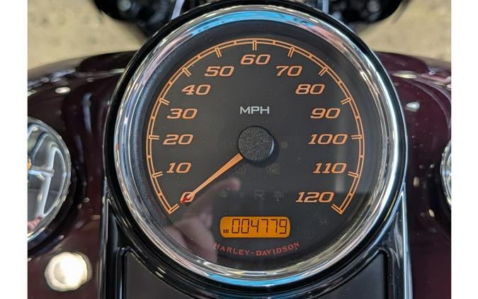 2022 Road King® Special Midnight Crimson - Harley-Davidson®