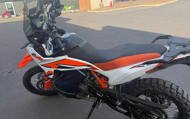 2023 KTM Adventure 890 R