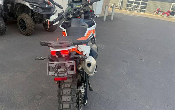 2023 KTM Adventure 890 R