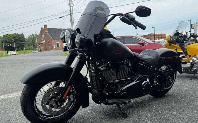 2026 Harley-Davidson® FLHD - Deadwood™