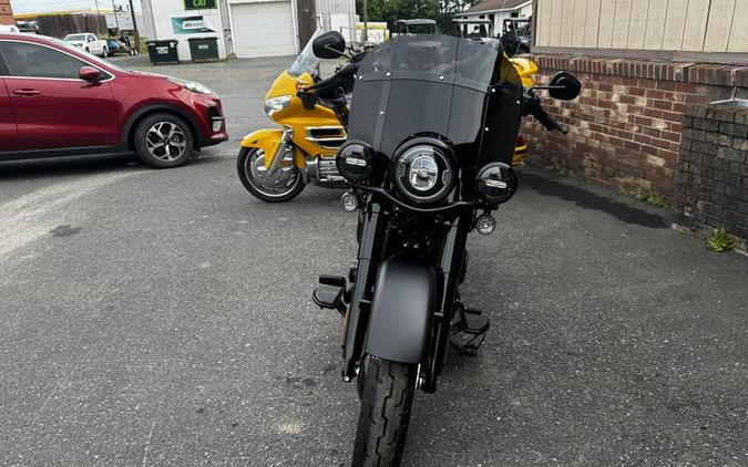 2026 Harley-Davidson® FLHD - Deadwood™