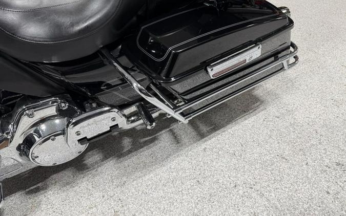 2010 Harley-Davidson Touring FLHTCU - Ultra Classic Electra Glide