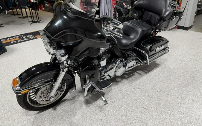 2010 Harley-Davidson Touring FLHTCU - Ultra Classic Electra Glide