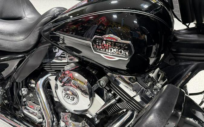 2010 Harley-Davidson Touring FLHTCU - Ultra Classic Electra Glide