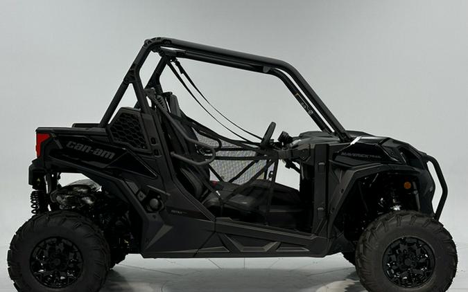 2025 Can-Am Maverick Trail DPS 700
