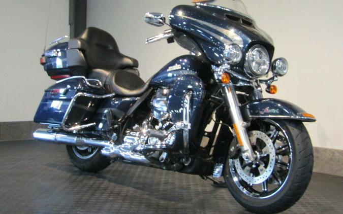 2016 Harley-Davidson® FLHTKL - Ultra Limited Low