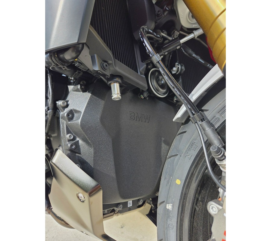 2026 BMW R 1300 R