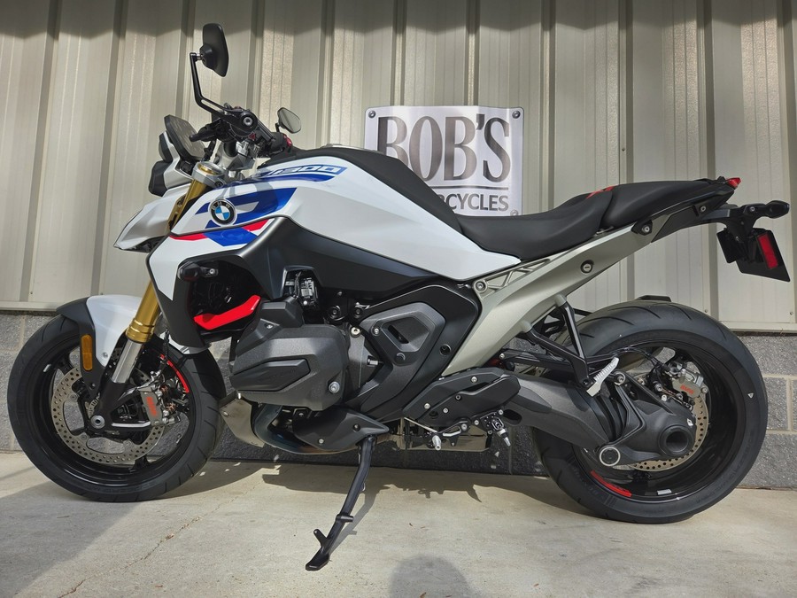 2026 BMW R 1300 R