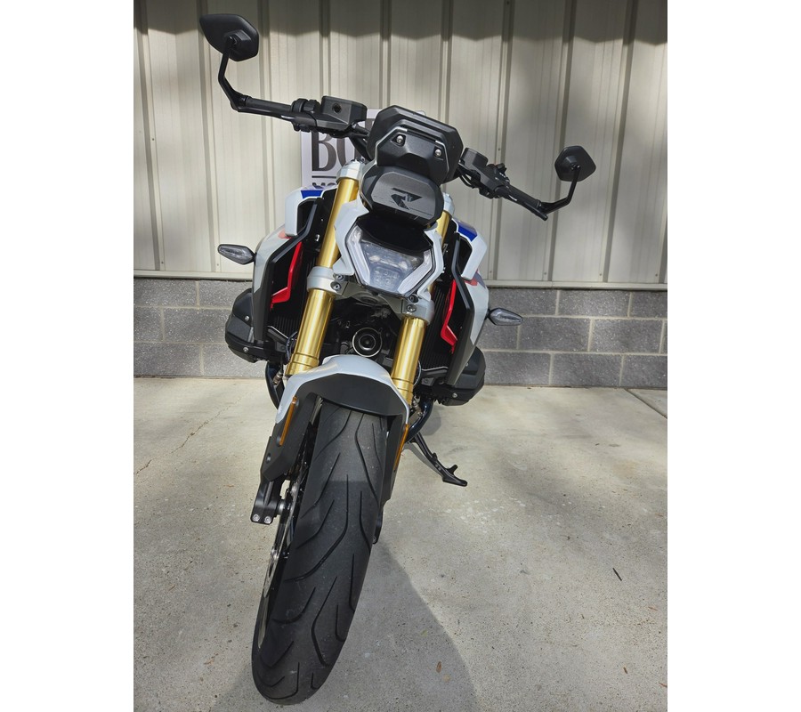 2026 BMW R 1300 R
