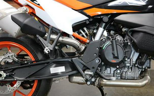 2024 KTM 890 SMT