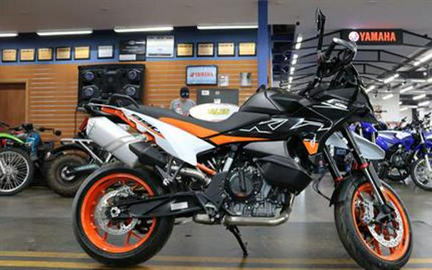 2024 KTM 890 SMT