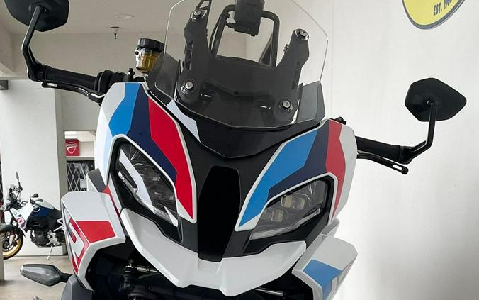 2026 BMW M1000XR