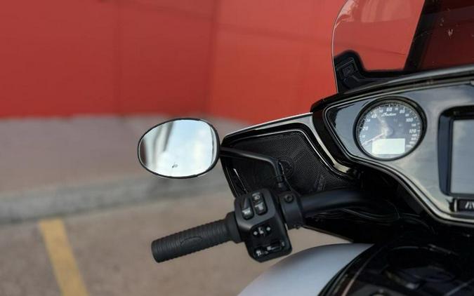 2025 Indian Motorcycle® Chieftain® Dark Horse® w/PowerBand Audio Black Smoke