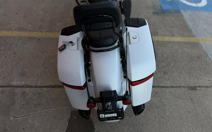 2025 Indian Motorcycle® Chieftain® Dark Horse® w/PowerBand Audio Black Smoke