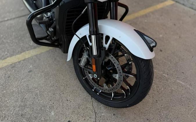 2025 Indian Motorcycle® Chieftain® Dark Horse® w/PowerBand Audio Black Smoke