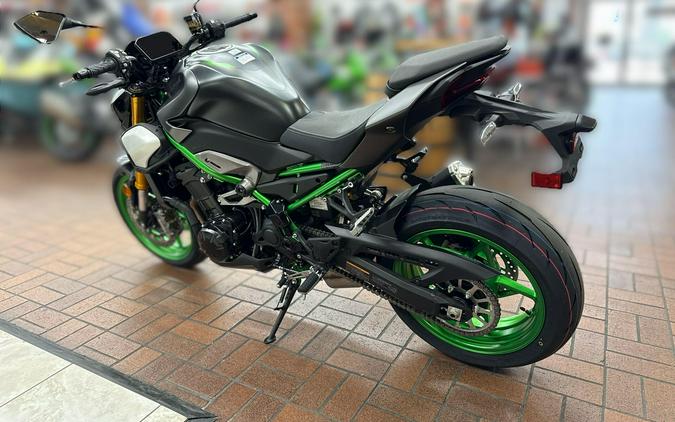 2026 Kawasaki Z900 SE ABS