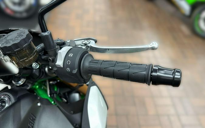 2026 Kawasaki Z900 SE ABS