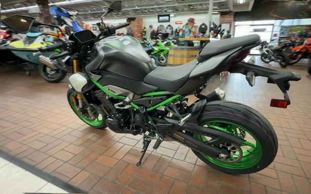 2026 Kawasaki Z900 SE ABS