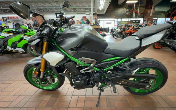 2026 Kawasaki Z900 SE ABS